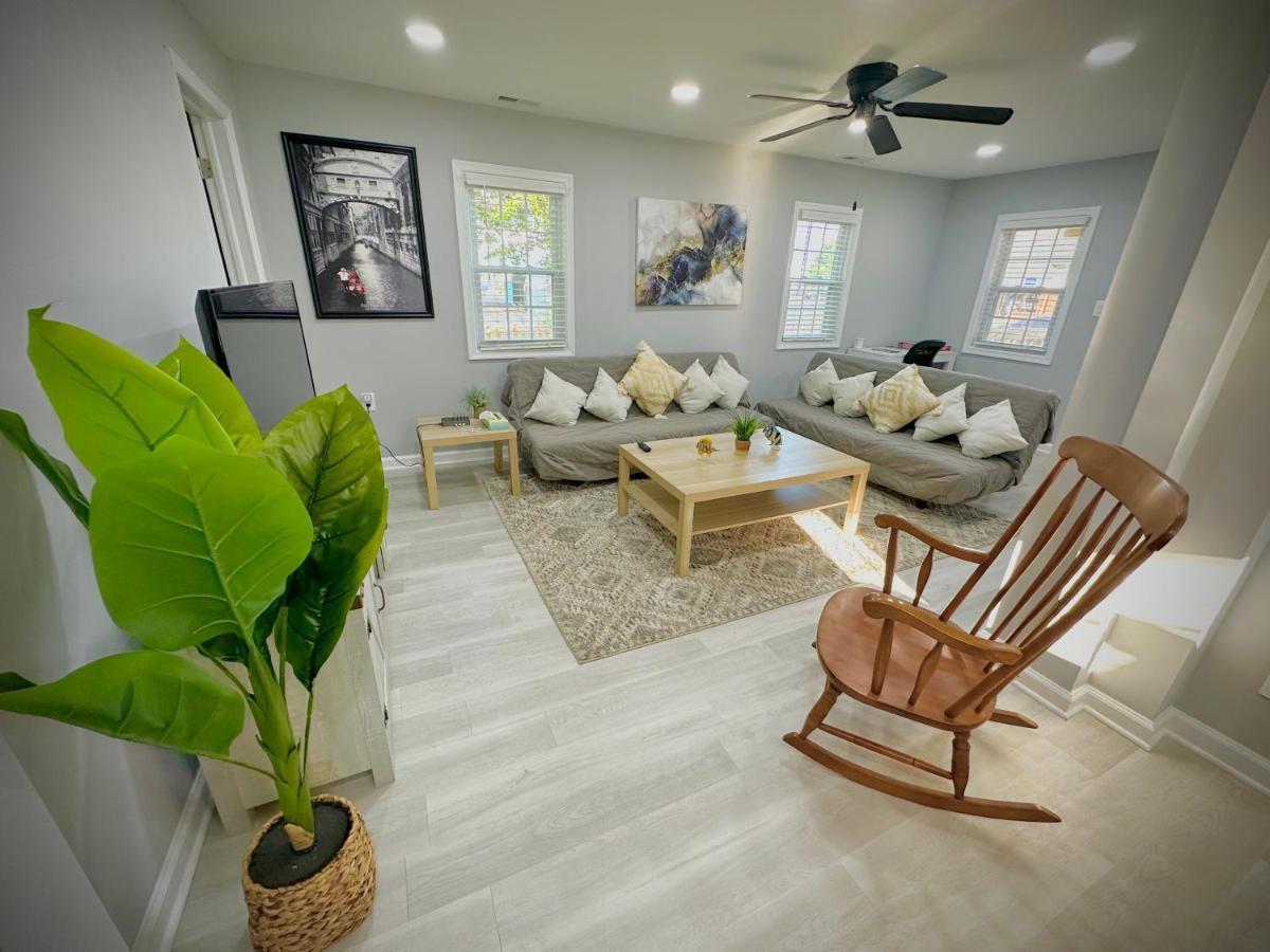 Cottage In Heart Of Colonial Beach, 7 Mins Walk To The Beach Exterior photo