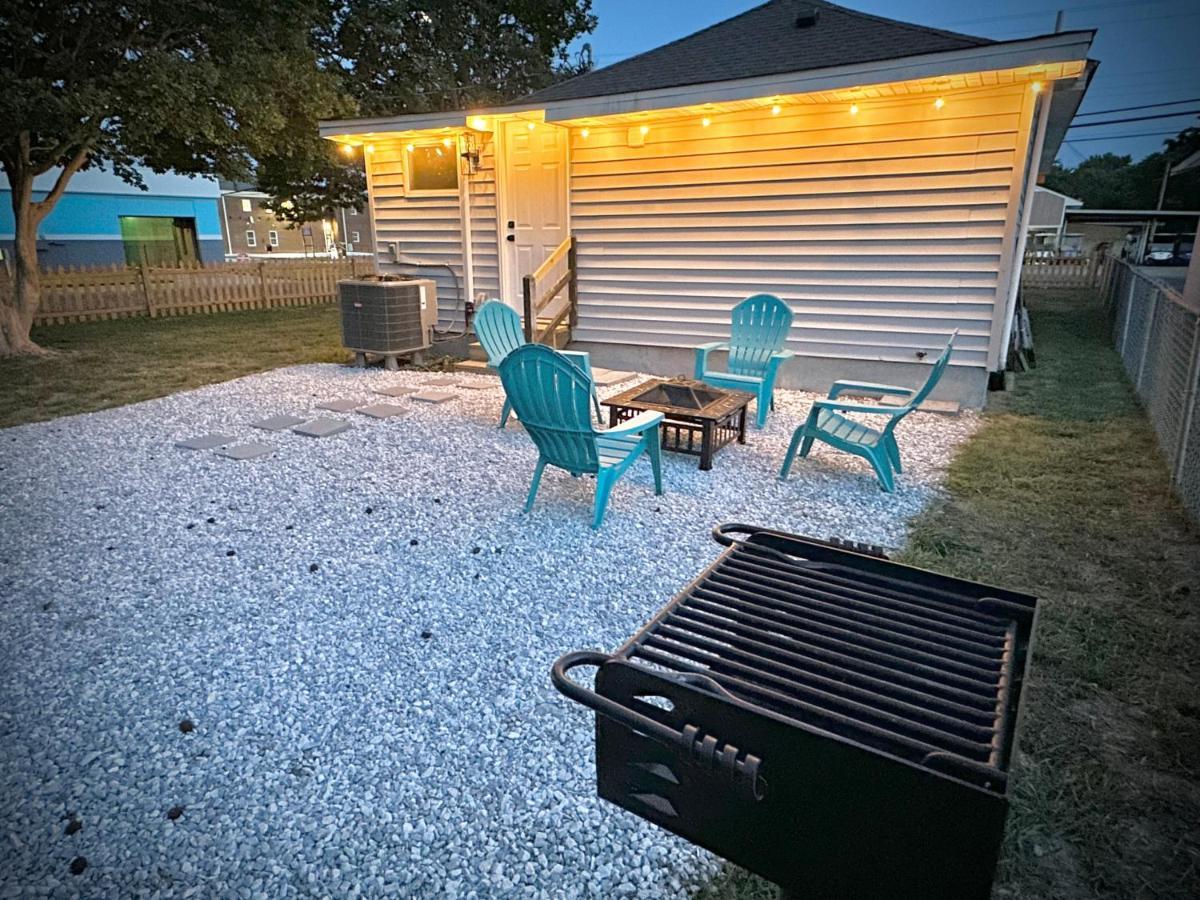 Cottage In Heart Of Colonial Beach, 7 Mins Walk To The Beach Exterior photo