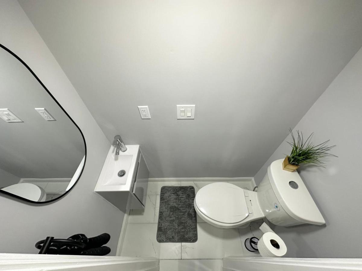 Cottage In Heart Of Colonial Beach, 7 Mins Walk To The Beach Exterior photo