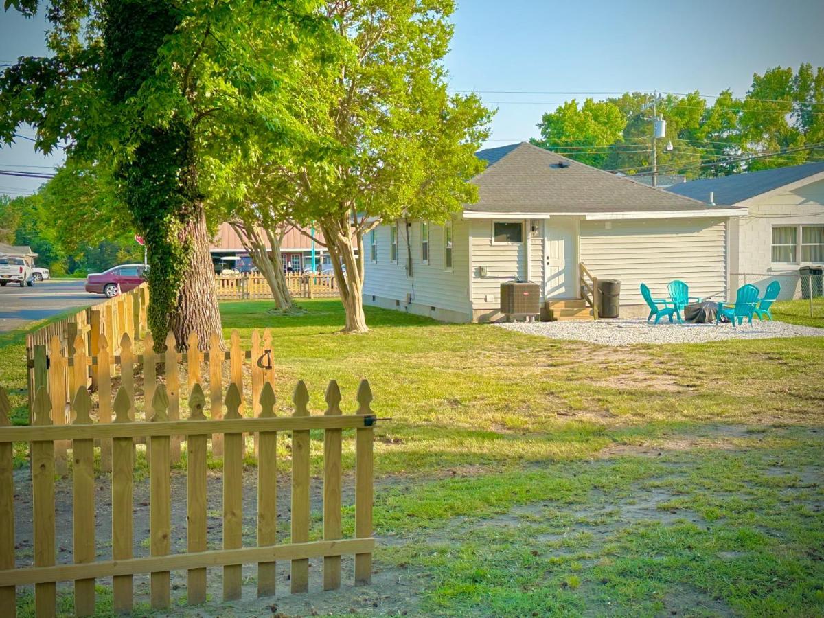 Cottage In Heart Of Colonial Beach, 7 Mins Walk To The Beach Exterior photo